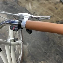 Retrospec Venus Step-Thru City Bike 7-Speed - Eggshell 2022 -Aventon Shop 0oPo3j9UeIQnXMb51NRQzb4Qw