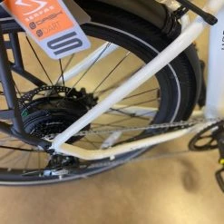 Serfas Dash E-Bike 500W Step Over White -Aventon Shop 1gM3fPJCb0PbbwAA 4TTJCDWQ