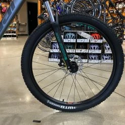 Fuji Nevada 29 1.9 - Satin Graphite 2022 -Aventon Shop 2N7D4pho9veDxO4LdOPoRO6lU