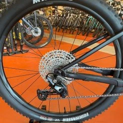 Giant We Ship! Stance 29 2(Crest Fork) - Gunmetal Black 2021 -Aventon Shop 334UujopIoQQkTa1HUTOHgkhc