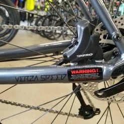 Felt Verza Speed 40 Shimano Altus - Charcoal 2022 -Aventon Shop 3OyAvy39k1NxI30jWM4Zp0ieA