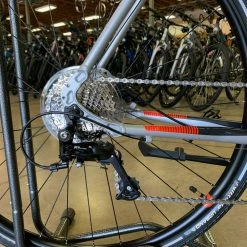 Fuji Absolute 1.3 Disc Shimano Sora - Satin Silver 2022 -Aventon Shop 48I6SZIiXYCufT2cmX0a3TZrY