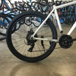 Retrospec Ascent 27.5 Mountain Bike -Aventon Shop 5Tp5s8WSpGlxuyOTnbYn42bCU