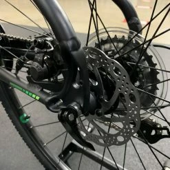 Fuji Traverse 1.7 Satin Black/Green 2022 -Aventon Shop 7DEYeySLQXufEClCZpWC6je0o