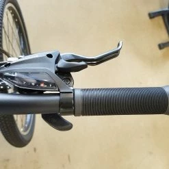 Batch Bicycles Batch Youth 24" Mountain Bike Black 2021 -Aventon Shop 7Gykz94CToGsr10nGgNEgLU1M