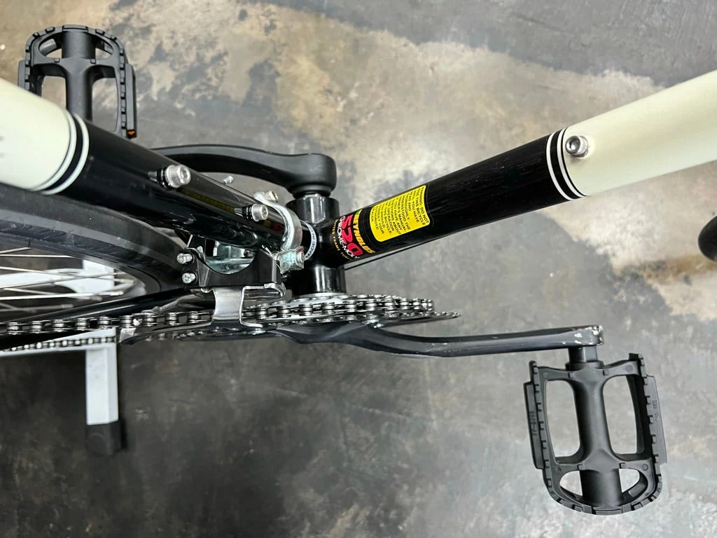 Jamis Coda Shimano Acera 8 Speed - Black 2009 USED 7 Jamis Coda Shimano Acera 8 Speed - Black 2009 USED - Image 5