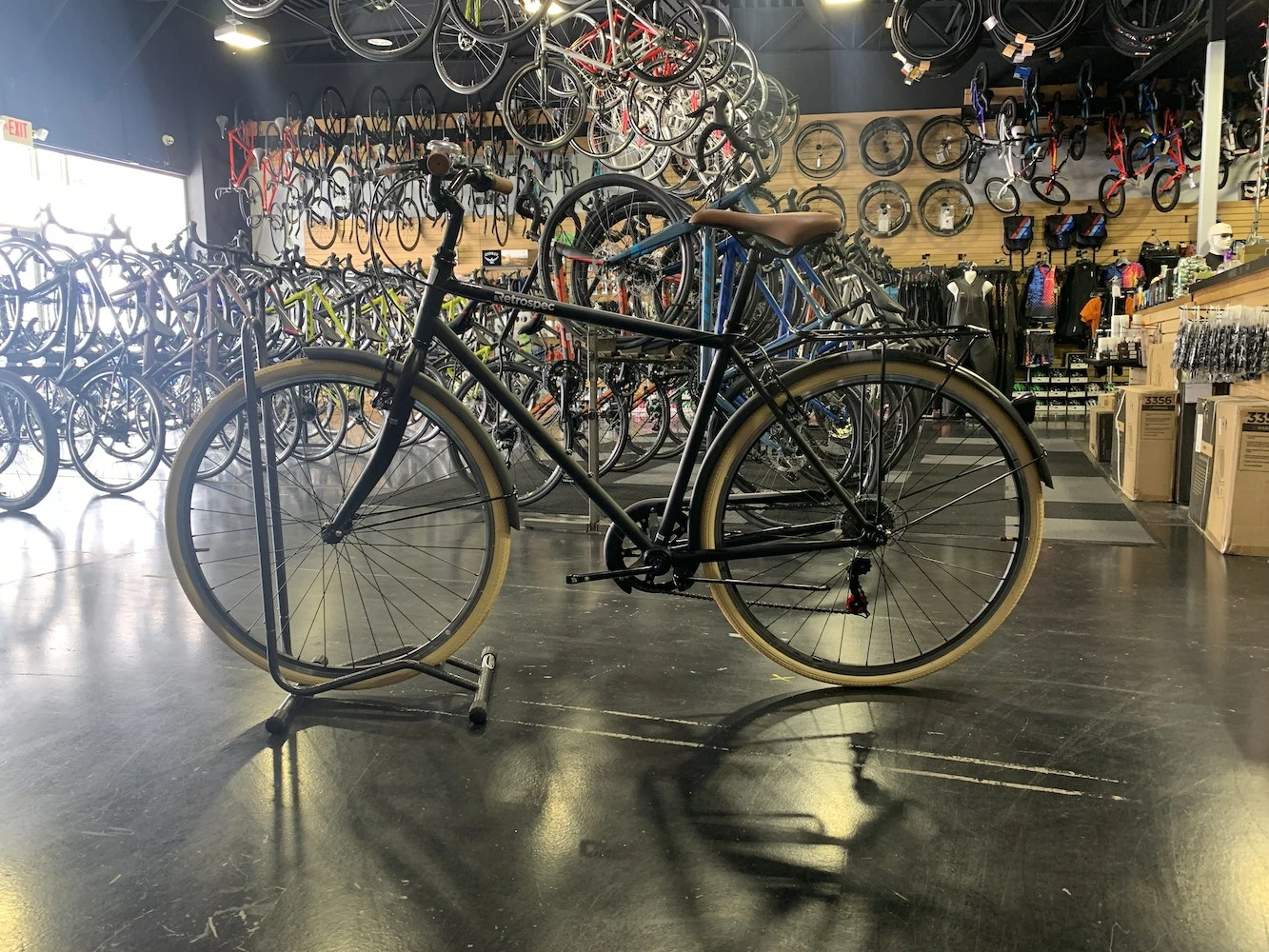 Retrospec Beaumont 7-Speed City Bike - Matte Black 2022 6 Retrospec Beaumont 7-Speed City Bike - Matte Black 2022 - Image 4