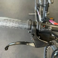 Fuji Absolute 1.9 Step Thru Black 2022 -Aventon Shop 85bwgBVDUXcG7w2JMRZdmLPnY