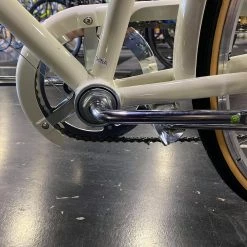 Retrospec Beaumont 7-Speed Step-Thru City Bike - Eggshell 2022 -Aventon Shop 8mDUutCXS9eLCneN6 4rL858A