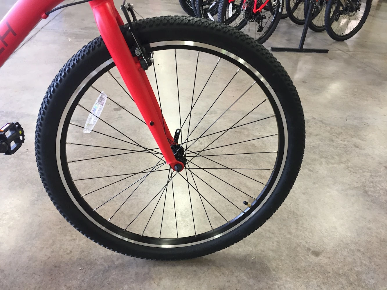 Batch Bicycles Batch Lifestyle 27.5 Inch - Red 2021 8 Batch Bicycles Batch Lifestyle 27.5 Inch - Red 2021 - Image 6