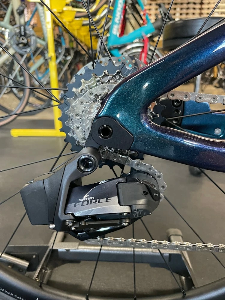 Argon 18 E-119 Tri+ Disc Sram Force Dig Me Beach Reflects 2022 4 Argon 18 E-119 Tri+ Disc Sram Force Dig Me Beach Reflects 2022 - Image 2