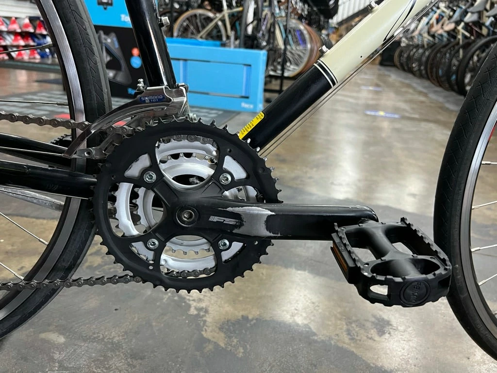 Jamis Coda Shimano Acera 8 Speed - Black 2009 USED 6 Jamis Coda Shimano Acera 8 Speed - Black 2009 USED - Image 4