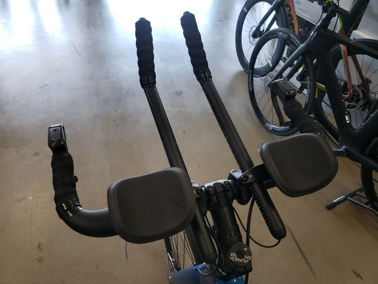 Argon 18 E-117 Tri Disc SRAM AXS 2x12 E-tap Gloss Ocean Blue 2022 7 Argon 18 E-117 Tri Disc SRAM AXS 2x12 E-tap Gloss Ocean Blue 2022 - Image 6