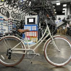 Retrospec Venus Step-Thru City Bike 7-Speed - Eggshell 2022