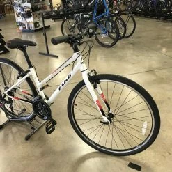 Fuji Absolute 2.1 ST - Pearl White 2022 -Aventon Shop DsQiy3spxPOJnvfwcLuxuPe4A