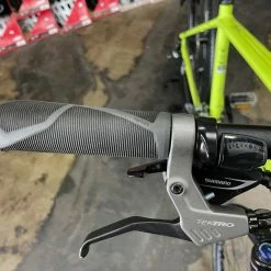 Trek 8.3 Dual Sport Shimano Acera 8 Speed - Hi-Vis Yellow 2015 USED -Aventon Shop E1Qhhs98hOrXOKdIf8xFqAVfM