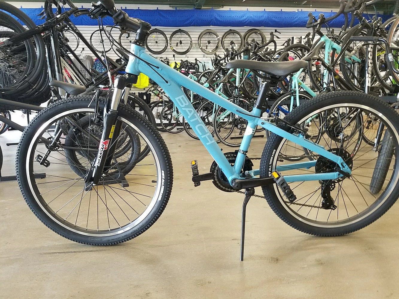 Batch Bicycles Batch 24" Youth Mountain Bike Blue 2021 3 Batch Bicycles Batch 24" Youth Mountain Bike Blue 2021