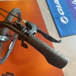 Momentum Vida Low-Step - Regular -Aventon Shop FYrgwOsokYo RVZFDa7FCCkm0