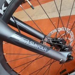 Giant We Ship! Talon 2-GU - Knight Shield 2022 -Aventon Shop Fr7FthyeWEFTyQFXt5tM8EsMI