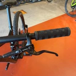 Giant We Ship! Stance 29 2(Crest Fork) - Gunmetal Black 2021 -Aventon Shop FyCGZy6t3jQBRQg DycMSte04