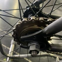 Retrospec Sully Klunker-Style Single-Speed Bike - Matte Black 2022 -Aventon Shop GEnluKSkhgihChEKIDrpb1Pgs