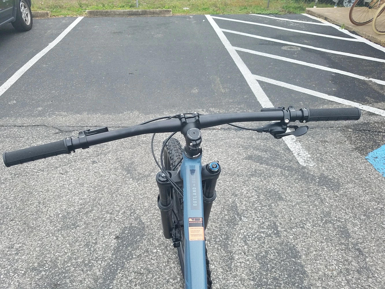 Fuji Outland 29 1.1 Full Suspension Mountain Bike - Satin Slate Gray 2022 6 Fuji Outland 29 1.1 Full Suspension Mountain Bike - Satin Slate Gray 2022 - Image 4