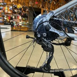 Fuji Absolute 1.7 Shimano Alivio Silver -Aventon Shop GfGlwa1iI8eGGvkBotS4eQ5As