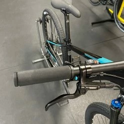 Fuji Nevada 27.5 1.5 Black 2022 -Aventon Shop HVW163MWDjBfRxkXgbeg6L7hY