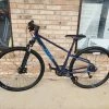 Fuji Traverse 1.5 Blue Hybrid/Gravel Bike 2022 -Aventon Shop HwJWhadNmkobfsV3niuFiY16Y