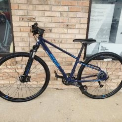 Fuji Traverse 1.5 Blue Hybrid/Gravel Bike 2022