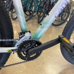 Cannondale Trail 7 - Mountain Bike Iridescent 2022 -Aventon Shop IszpDbyF2Ml2Ay8pqZINoVRQ8