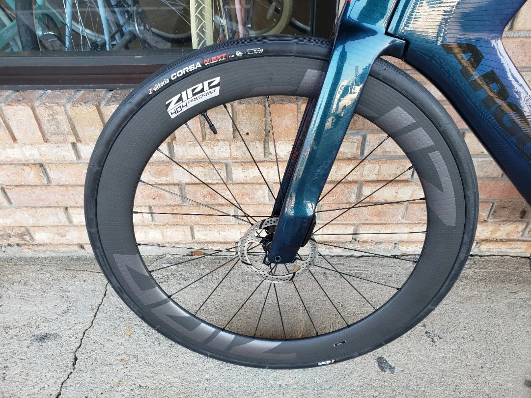 Argon 18 E-119 Tri+ SRAM F Orce AXS ETap 12-speed With ZIPP 808/404 Firecrest Race Wheels 2022 11 Argon 18 E-119 Tri+ SRAM F Orce AXS ETap 12-speed With ZIPP 808/404 Firecrest Race Wheels 2022 - Image 9