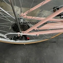 Retrospec Beaumont 7-Speed Step-Thru City Bike - Blush Pink 2022 -Aventon Shop JtaOchd3duZU E1paMN780 7c