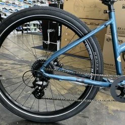 Breezer Bikes Midtown 1.7 LS Shimano Altus - Glacier Blue 2022 -Aventon Shop KMX4THAM0VlKs GL7wH41WYhc