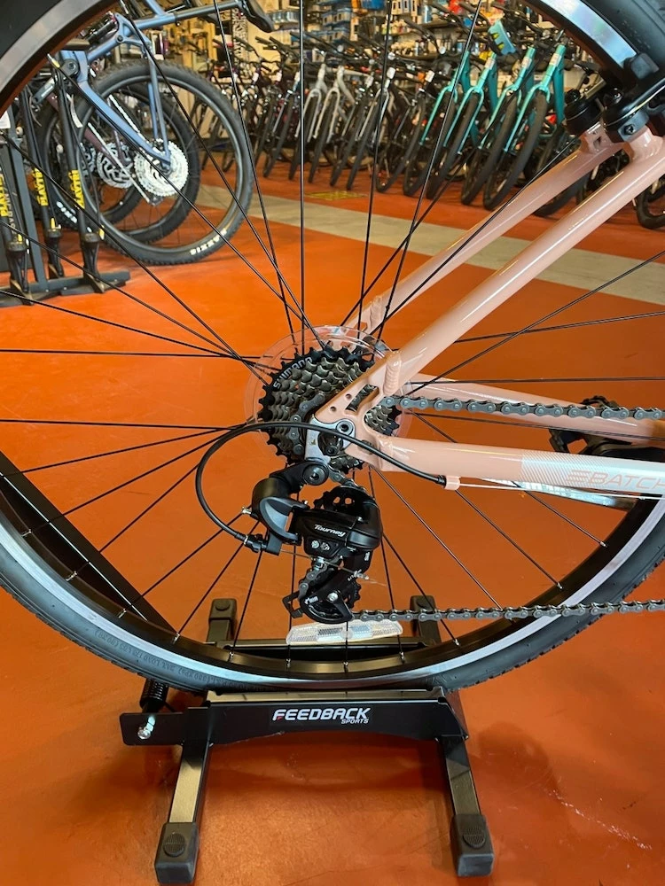 Batch Bicycles Batch Step-Thru Comfort Bike 3 Batch Bicycles Batch Step-Thru Comfort Bike - Image 2