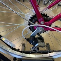 Reid Classic 7-Speed Step-Thru - Hot Pink 2021 -Aventon Shop LZLykgdYOQB2zBjeXyg3OHdL4