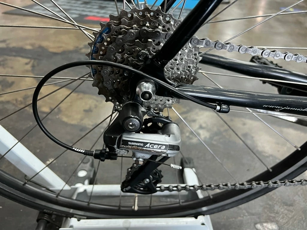 Jamis Coda Shimano Acera 8 Speed - Black 2009 USED 8 Jamis Coda Shimano Acera 8 Speed - Black 2009 USED - Image 6