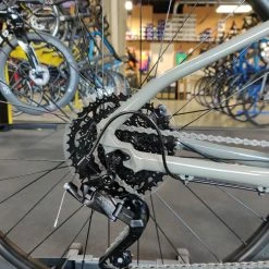 Cannondale Treadwell 2 Remixte Stealth Grey 2022 -Aventon Shop LyGcczgJLxICbFYKBJuRA82aE