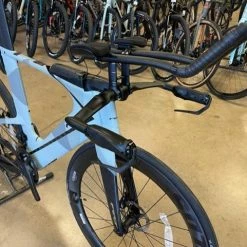 Felt IA Advanced Shimano Ultegra Di2 (12 Speed) W/ Reynolds AR 58/62 Disc Surfmist 2023 -Aventon Shop M SUy j PI B6EU29zkVfhqFU