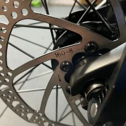 Fuji Nevada 1.9 27.5 Satin Graphite 2022 -Aventon Shop MYyZzDIqnmdLNz7SIq9MSmc9E