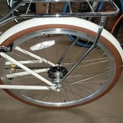 Retrospec Beaumont 7-Speed Step-Thru City Bike - Eggshell 2022 -Aventon Shop MZ9x2t0jALJly4ziSZxoUknA8