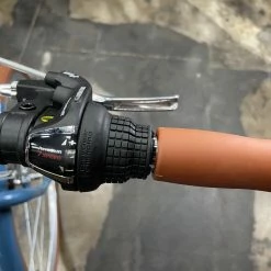 Retrospec Beaumont 7-Speed City Bike - Navy Blue 2022 -Aventon Shop NheyjH4xDKoEdcXZYqaN3cXng