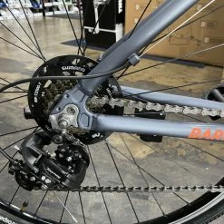 Retrospec Barron Comfort Hybrid Bike 21-Speed - Graphite 2022 -Aventon Shop Ocj3 H6GIYlmPmcgGh7EPjDdQ