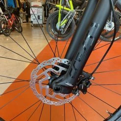 Giant We Ship! Stance 29 2(Crest Fork) - Gunmetal Black 2021 -Aventon Shop OgXckkYkagCQo5tTYgnrrkuck