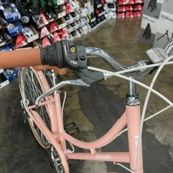 Retrospec Beaumont 7-Speed Step-Thru City Bike - Blush Pink 2022 -Aventon Shop PVHz3aPznxidCiV3yHa2KDFA8