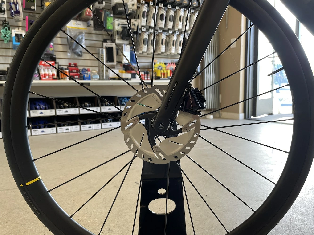 Argon 18 E-117 Disc Shimano Ultegra Di2 - Black 2022 4 Argon 18 E-117 Disc Shimano Ultegra Di2 - Black 2022 - Image 2