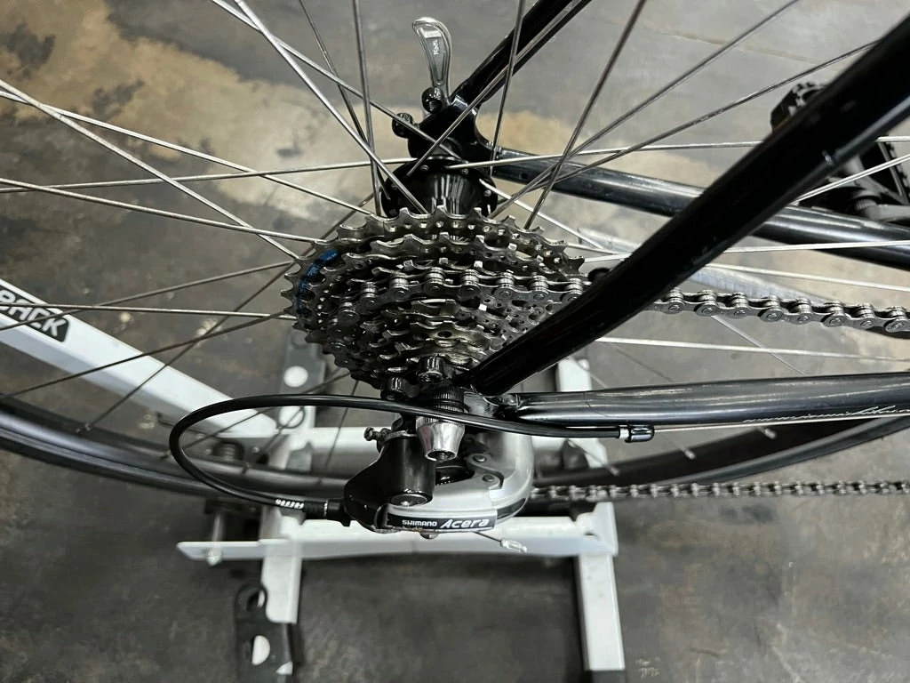 Jamis Coda Shimano Acera 8 Speed - Black 2009 USED 9 Jamis Coda Shimano Acera 8 Speed - Black 2009 USED - Image 7