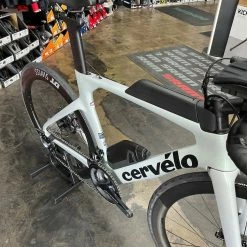 Cervelo P Series Shimano Ultegra - DT Swiss ARC 1450 Dicut Wheelset - Mother Of Pearl 2023 -Aventon Shop Rb9tM5giZE9EK8uot0C2GOdIs