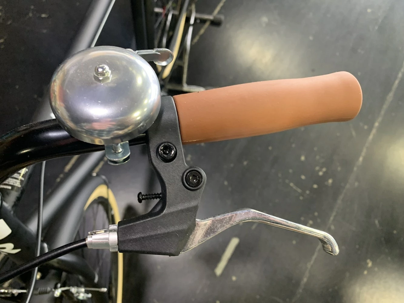 Retrospec Beaumont 7-Speed City Bike - Matte Black 2022 11 Retrospec Beaumont 7-Speed City Bike - Matte Black 2022 - Image 9