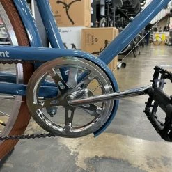 Retrospec Beaumont 7-Speed City Bike - Navy Blue 2022 -Aventon Shop TY0Maj4YZYtrNTYQzeRaJGgRs